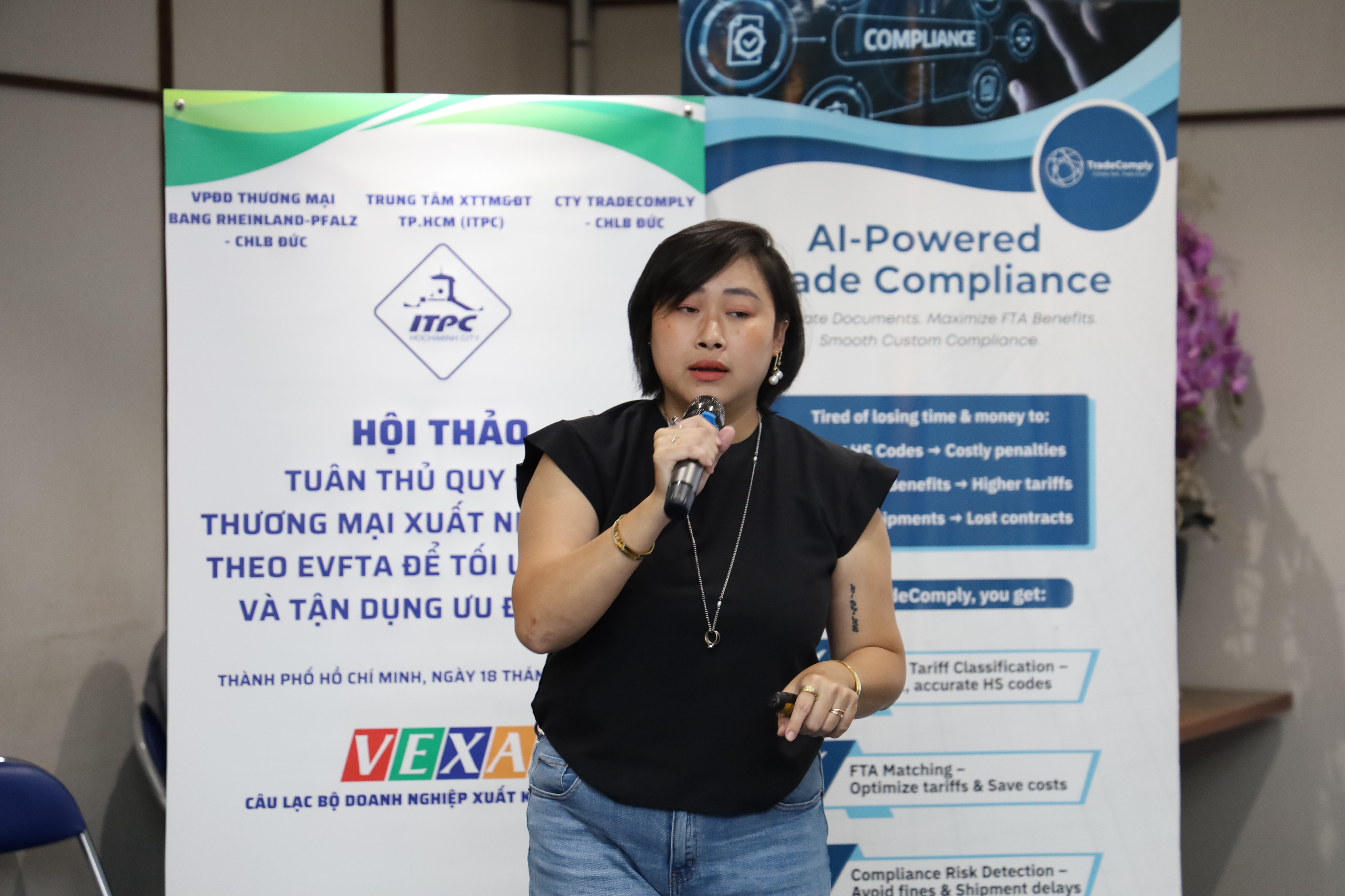 bà Phan Thụy My - Aimee, Trưởng Văn phòng Đại diện Thương mại bang Rheinland-Pfalz (CHLB Đức) tại Việt Nam bà Phan Thụy My - Aimee, Trưởng Văn phòng Đại diện Thương mại bang Rheinland-Pfalz (CHLB Đức) tại Việt Nam