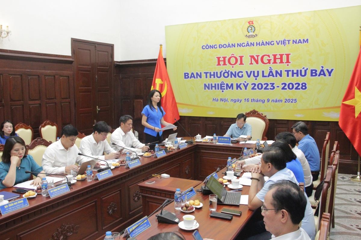 Đ/c Nguyễn Khánh Chi – Phó Chủ tịch Thường trực CĐNHVN phát biểu tại hội nghị
