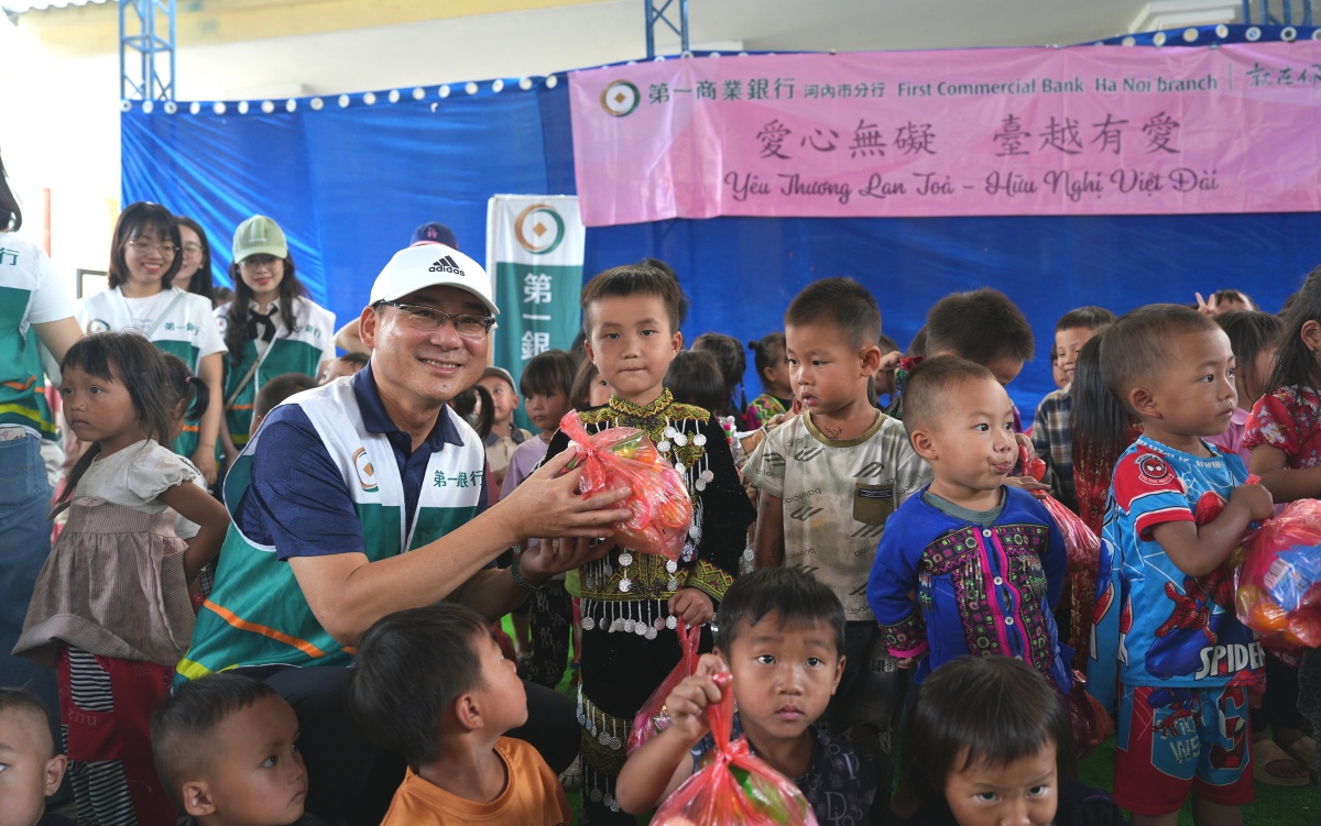 Thắp sáng Tết Trung thu nơi vùng cao Lao Chải