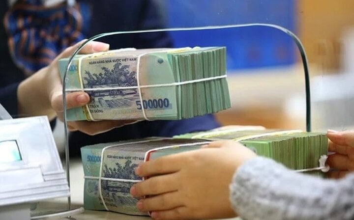 Dòng tiền nhàn rỗi tiếp tục chảy mạnh vào hệ thống ngân hàng Dòng tiền nhàn rỗi tiếp tục chảy mạnh vào hệ thống ngân hàng