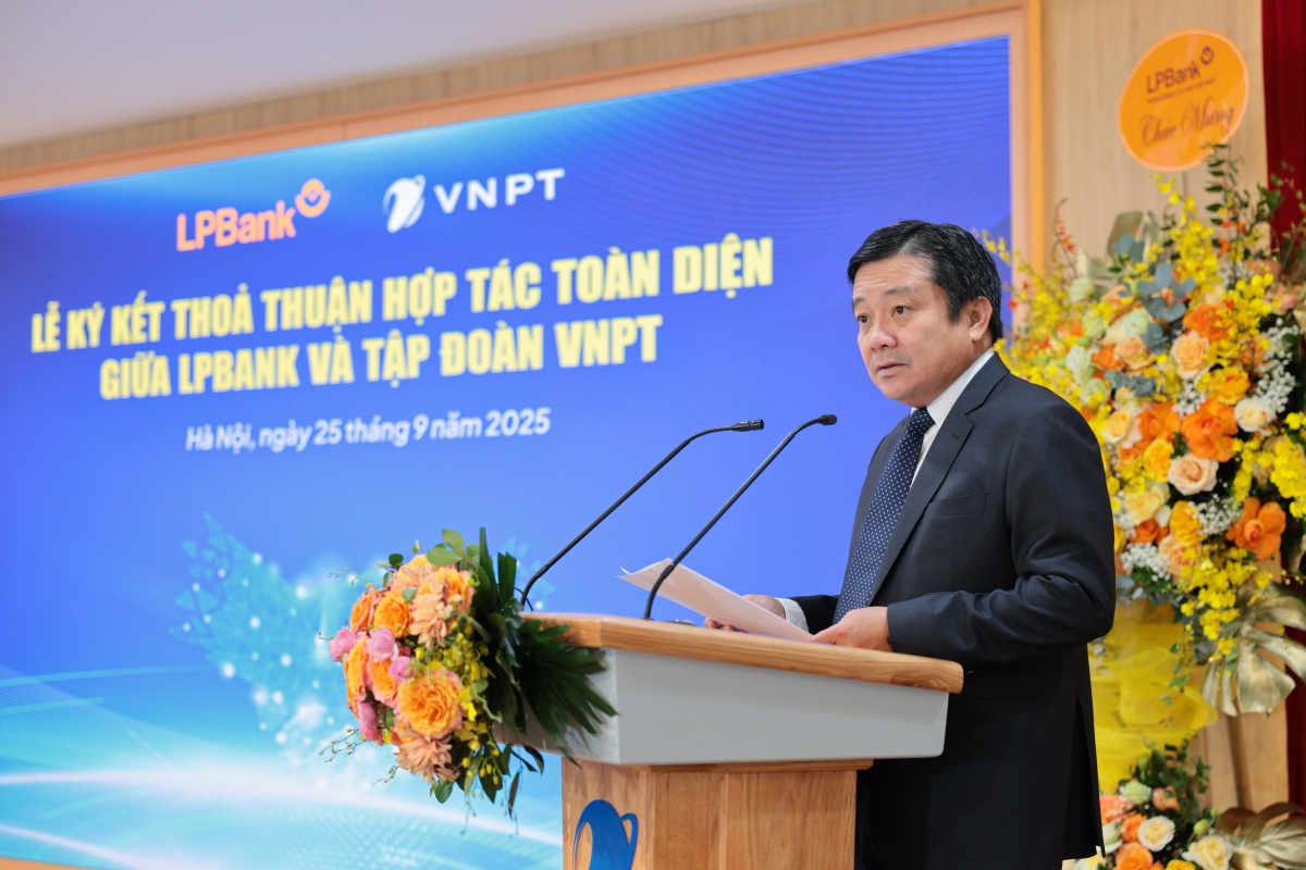 LPBank và VNPT ký kết hợp tác toàn diện, thúc đẩy chuyển đổi số và phát triển bền vững LPBank và VNPT ký kết hợp tác toàn diện, thúc đẩy chuyển đổi số và phát triển bền vững