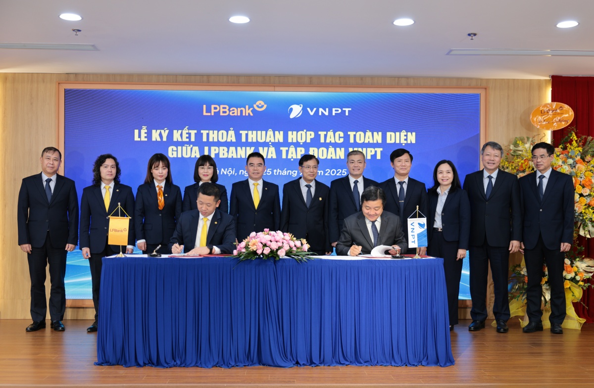 LPBank và VNPT ký kết hợp tác toàn diện, thúc đẩy chuyển đổi số và phát triển bền vững LPBank và VNPT ký kết hợp tác toàn diện, thúc đẩy chuyển đổi số và phát triển bền vững