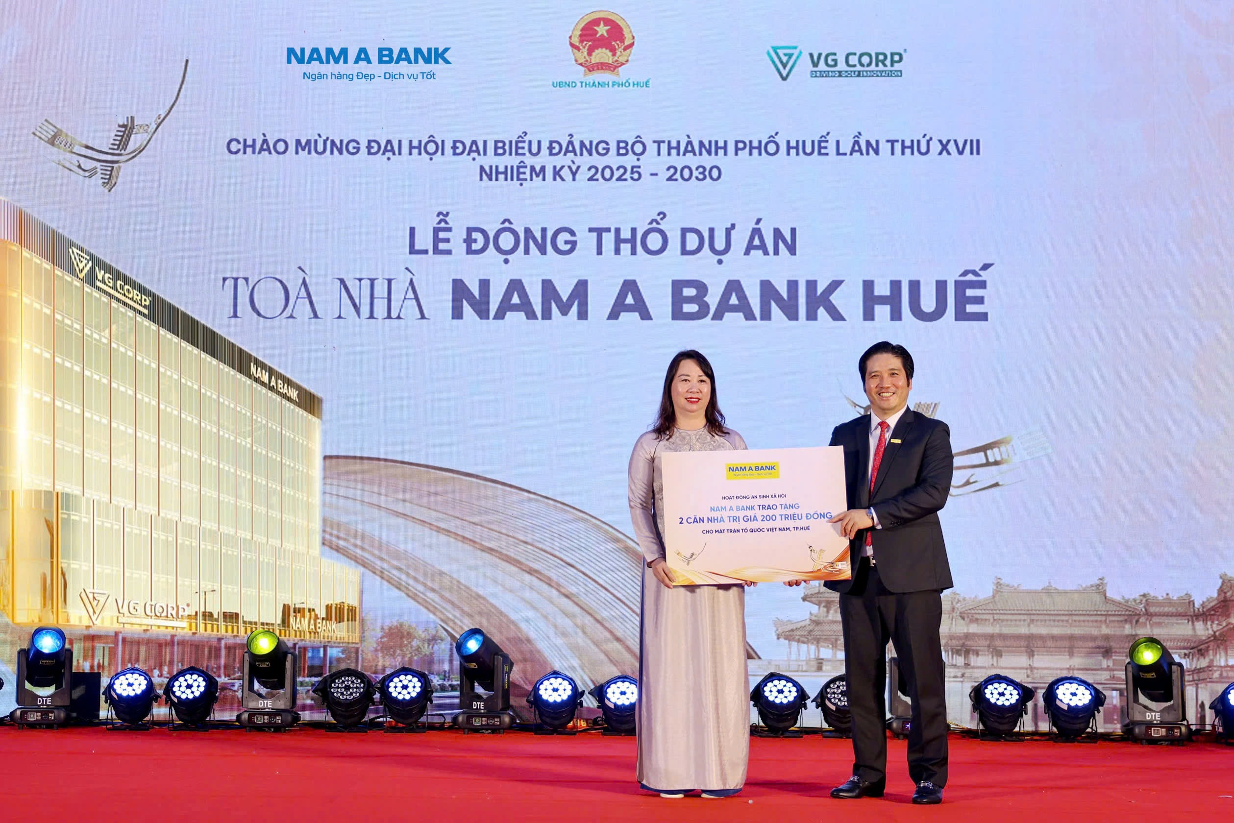 Ông Trần Khải Hoàn – Thành viên Hội đồng quản trị kiêm Quyền Tổng giám đốc Nam A Bank trao tặng 2 căn nhà an sinh xã hội cho địa phương. Ông Trần Khải Hoàn – Thành viên Hội đồng quản trị kiêm Quyền Tổng giám đốc Nam A Bank trao tặng 2 căn nhà an sinh xã hội cho địa phương.