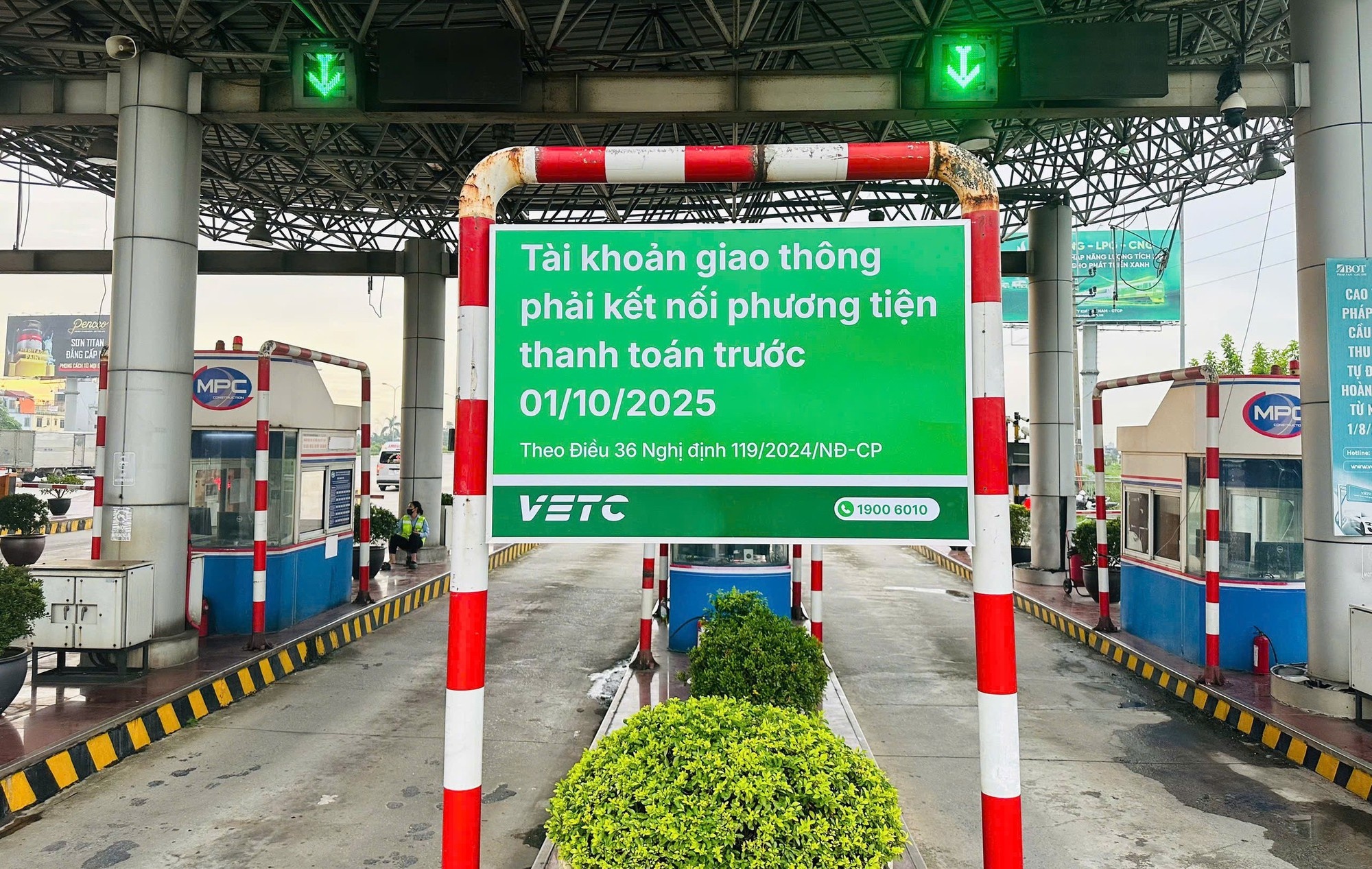 Tính đến hết ngày 30/9, mới chỉ có hơn 3 triệu/tổng số 5,8 triệu tài khoản giao thông kết nối với phương tiện thanh toán không dùng tiền mặt - Ảnh: Báo Xây dựng Tính đến hết ngày 30/9, mới chỉ có hơn 3 triệu/tổng số 5,8 triệu tài khoản giao thông kết nối với phương tiện thanh toán không dùng tiền mặt - Ảnh: Báo Xây dựng