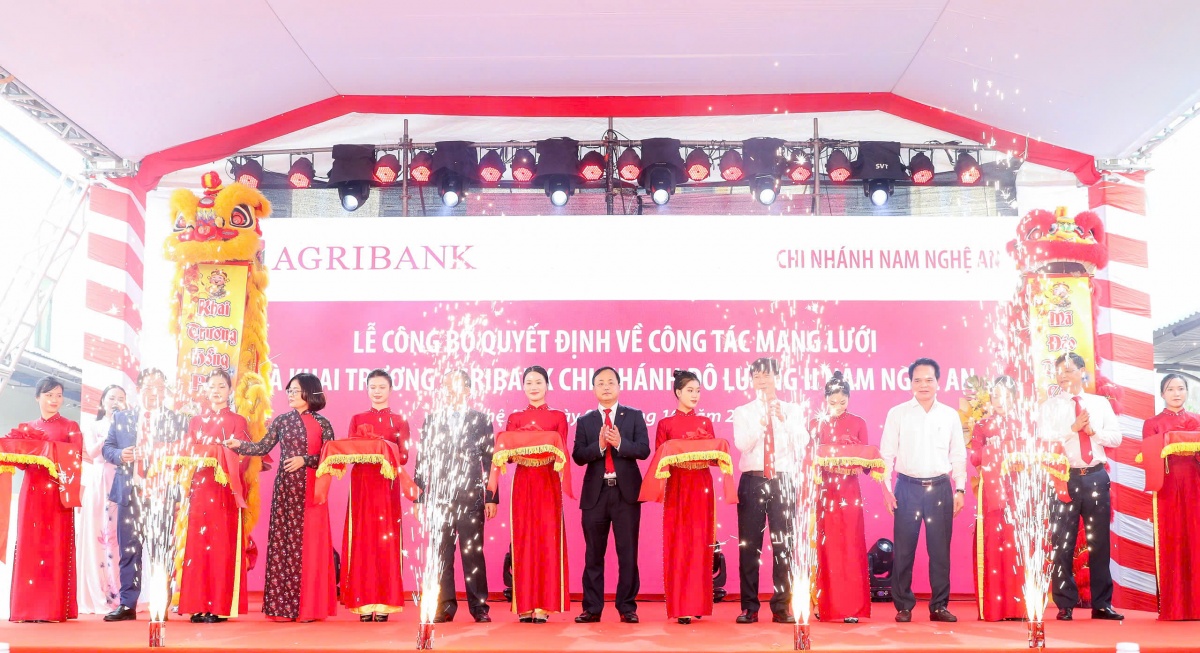 Agribank đẩy mạnh cơ cấu mạng lưới, tạo dư địa phát triển nông nghiệp, nông thôn, nông dân Agribank đẩy mạnh cơ cấu mạng lưới, tạo dư địa phát triển nông nghiệp, nông thôn, nông dân