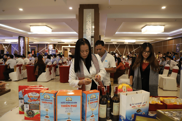 Hoàn thiện khung pháp lý cho thương mại điện tử - nền tảng hội nhập toàn cầu Hoàn thiện khung pháp lý cho thương mại điện tử - nền tảng hội nhập toàn cầu
