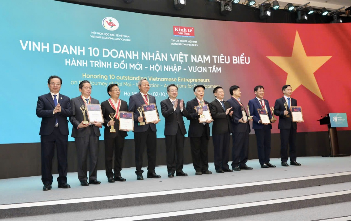 Diễn đàn Kinh tế mới lần thứ 3: Sức bật kinh tế Việt Nam, từ nội lực đến chuỗi giá trị toàn cầu Diễn đàn Kinh tế mới lần thứ 3: Sức bật kinh tế Việt Nam, từ nội lực đến chuỗi giá trị toàn cầu