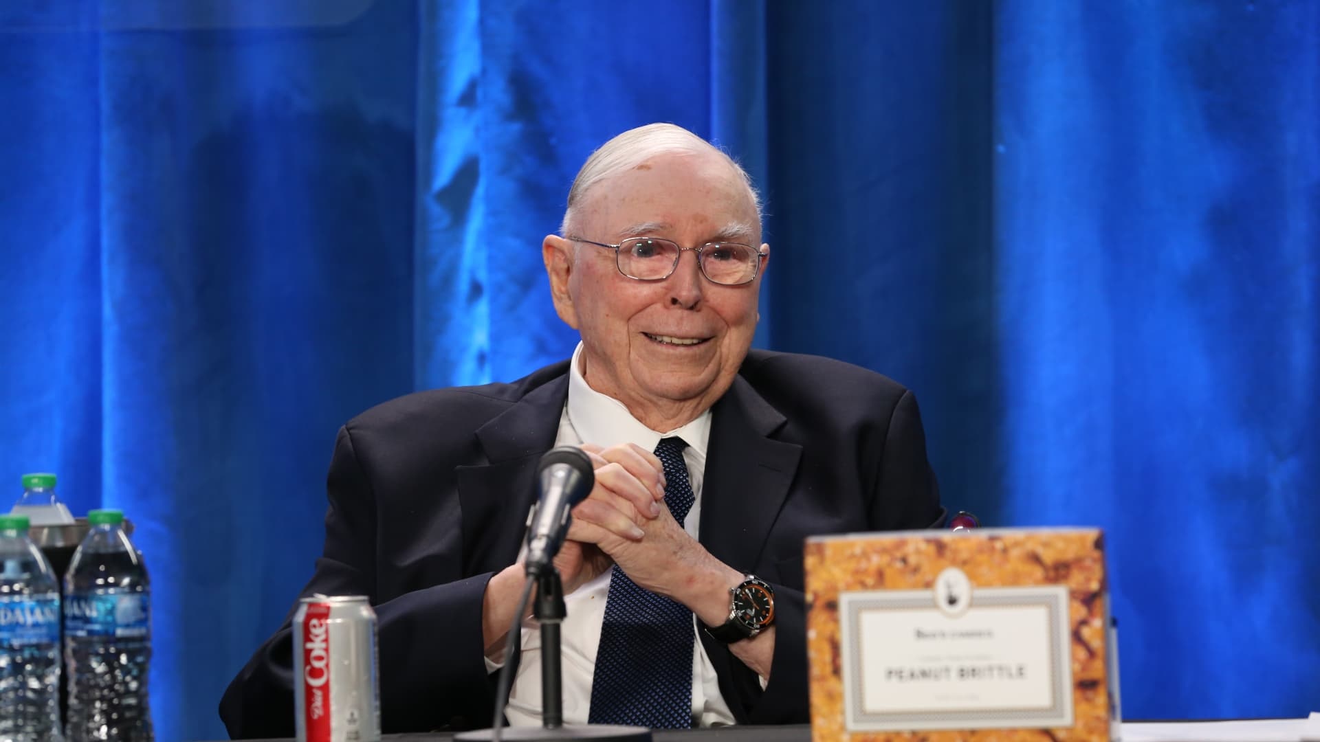Cách Charlie Munger giữ vững triết lý đầu tư suốt gần 100 năm biến động