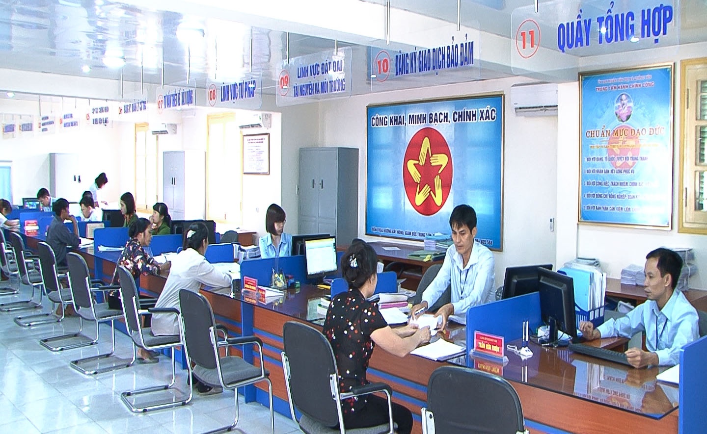 Tập trung cắt giảm, đơn giản hoá, thực hiện thủ tục hành chính không phụ thuộc địa giới hành chính