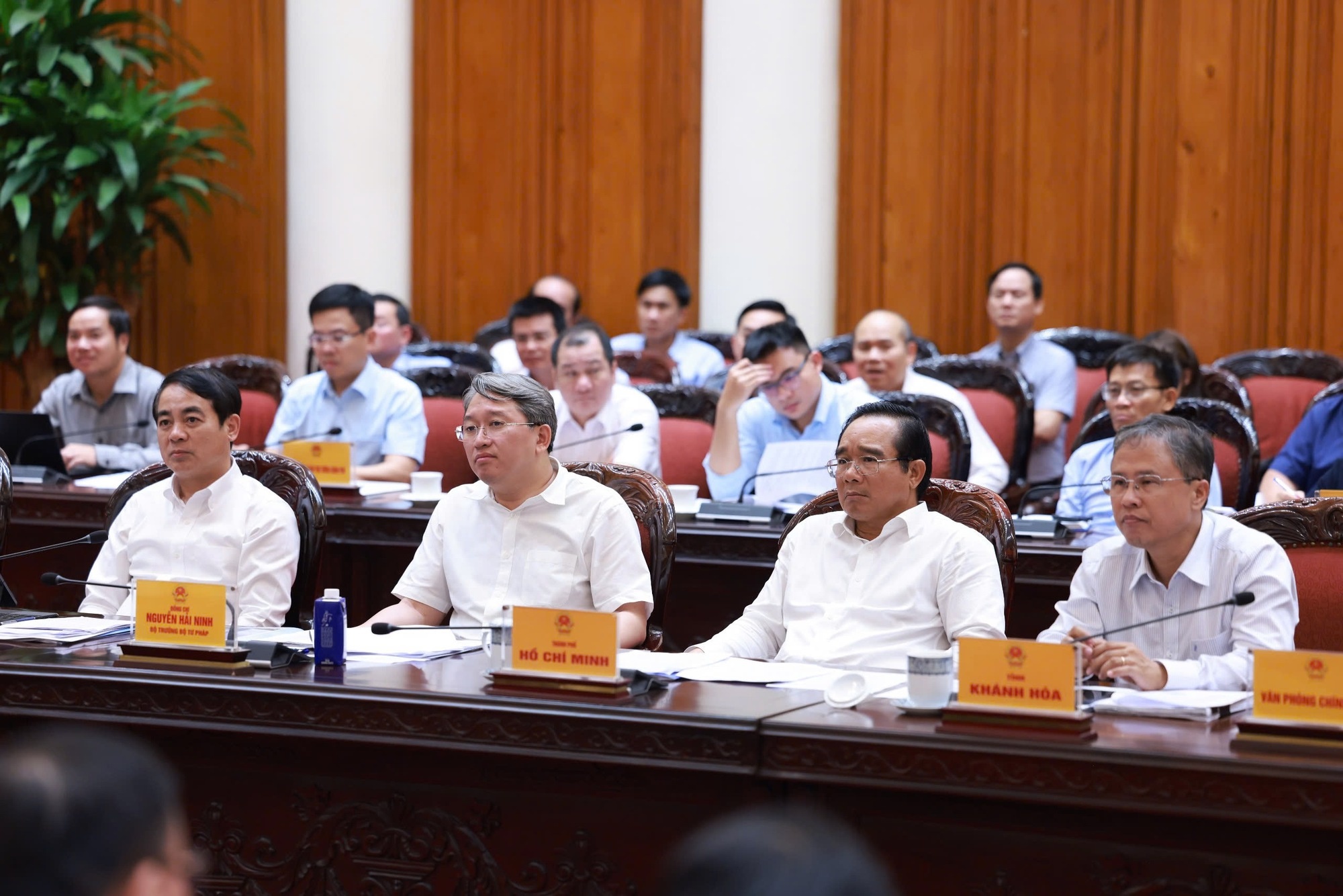 Các đại biểu tham dự cuộc họp - Ảnh: VGP/Nhật Bắc Các đại biểu tham dự cuộc họp - Ảnh: VGP/Nhật Bắc