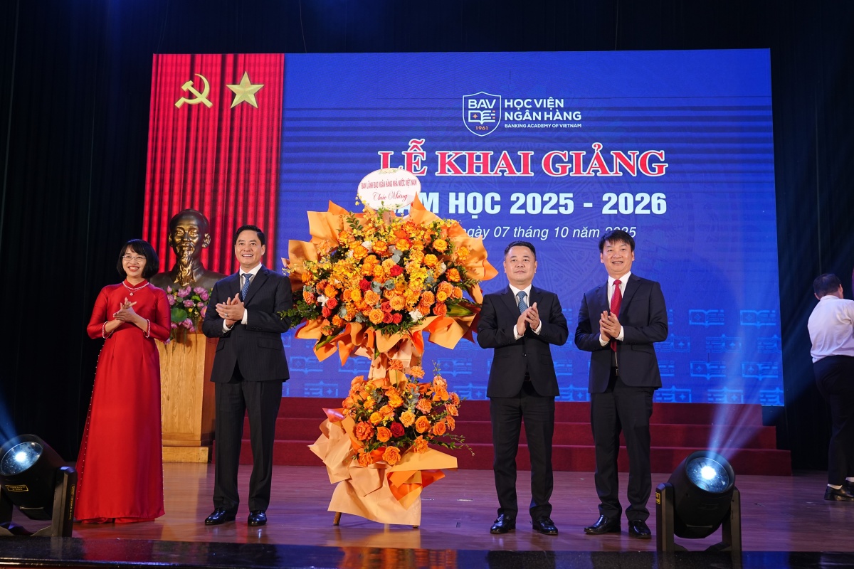 Học viện Ngân hàng khai giảng năm học mới: Kiến tạo tri thức, vững bước tương lai