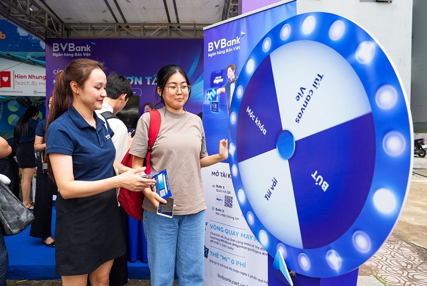 Sôi nổi Triển lãm - Hội trại sinh viên Học viện Ngân hàng