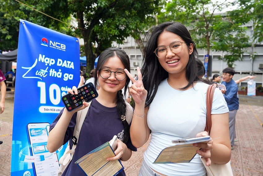 Sôi nổi Triển lãm - Hội trại sinh viên Học viện Ngân hàng