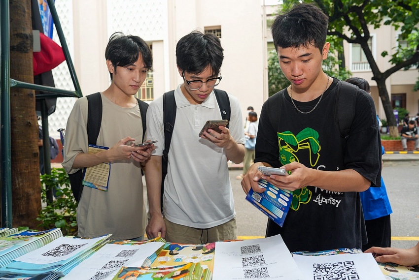 Sôi nổi Triển lãm - Hội trại sinh viên Học viện Ngân hàng