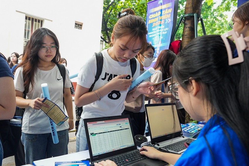Sôi nổi Triển lãm - Hội trại sinh viên Học viện Ngân hàng