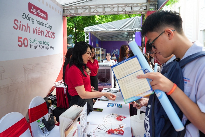 Sôi nổi Triển lãm - Hội trại sinh viên Học viện Ngân hàng