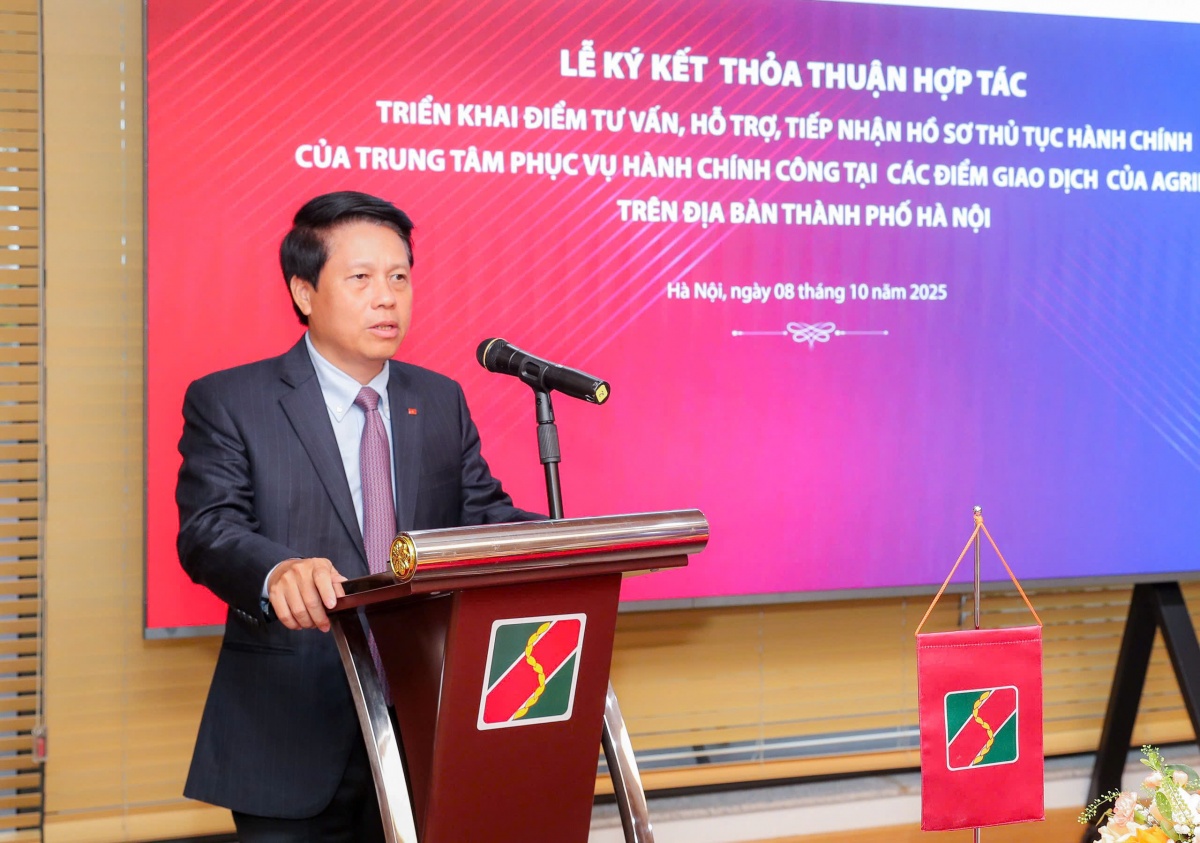 Agribank tiên phong mô hình “3 bên – 1 điểm chạm” đưa dịch vụ công đến gần người dân Agribank tiên phong mô hình “3 bên – 1 điểm chạm” đưa dịch vụ công đến gần người dân