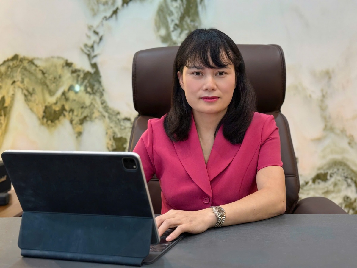 Phó Tổng Giám đốc Agribank Phùng Thị Bình Phó Tổng Giám đốc Agribank Phùng Thị Bình