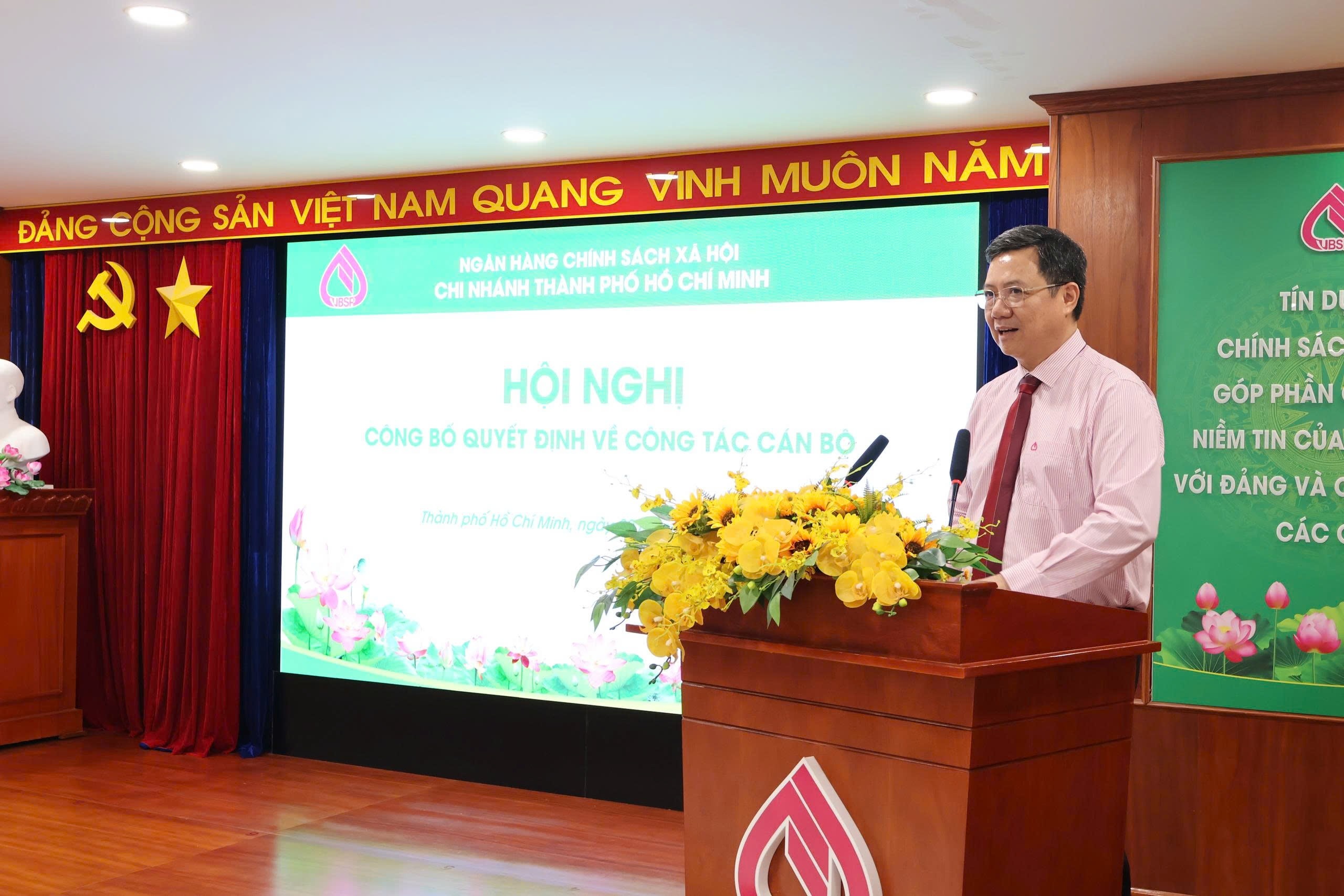 Ông Trần Văn Tiên Giám đốc Chi nhánh Ngân hàng Chính sách xã hội TP. Hồ Chí Minh phát biểu nhận nhiệm vụ Ông Trần Văn Tiên Giám đốc Chi nhánh Ngân hàng Chính sách xã hội TP. Hồ Chí Minh phát biểu nhận nhiệm vụ