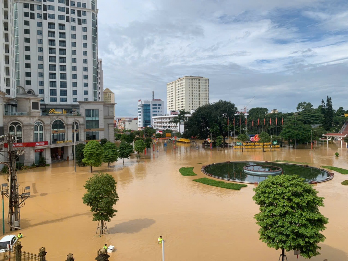 Phía trước trụ sở NHNN khu vực 5 Phía trước trụ sở NHNN khu vực 5
