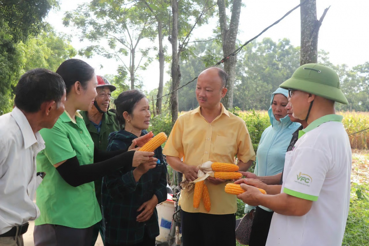 Thể chế không đứng tách rời người dân và doanh nghiệp, mà là sự kết tinh của ý chí chính trị, khát vọng phát triển, và trách nhiệm cộng đồng Thể chế thích ứng: Lời giải cho bước nhảy vọt của kinh tế Việt Nam?