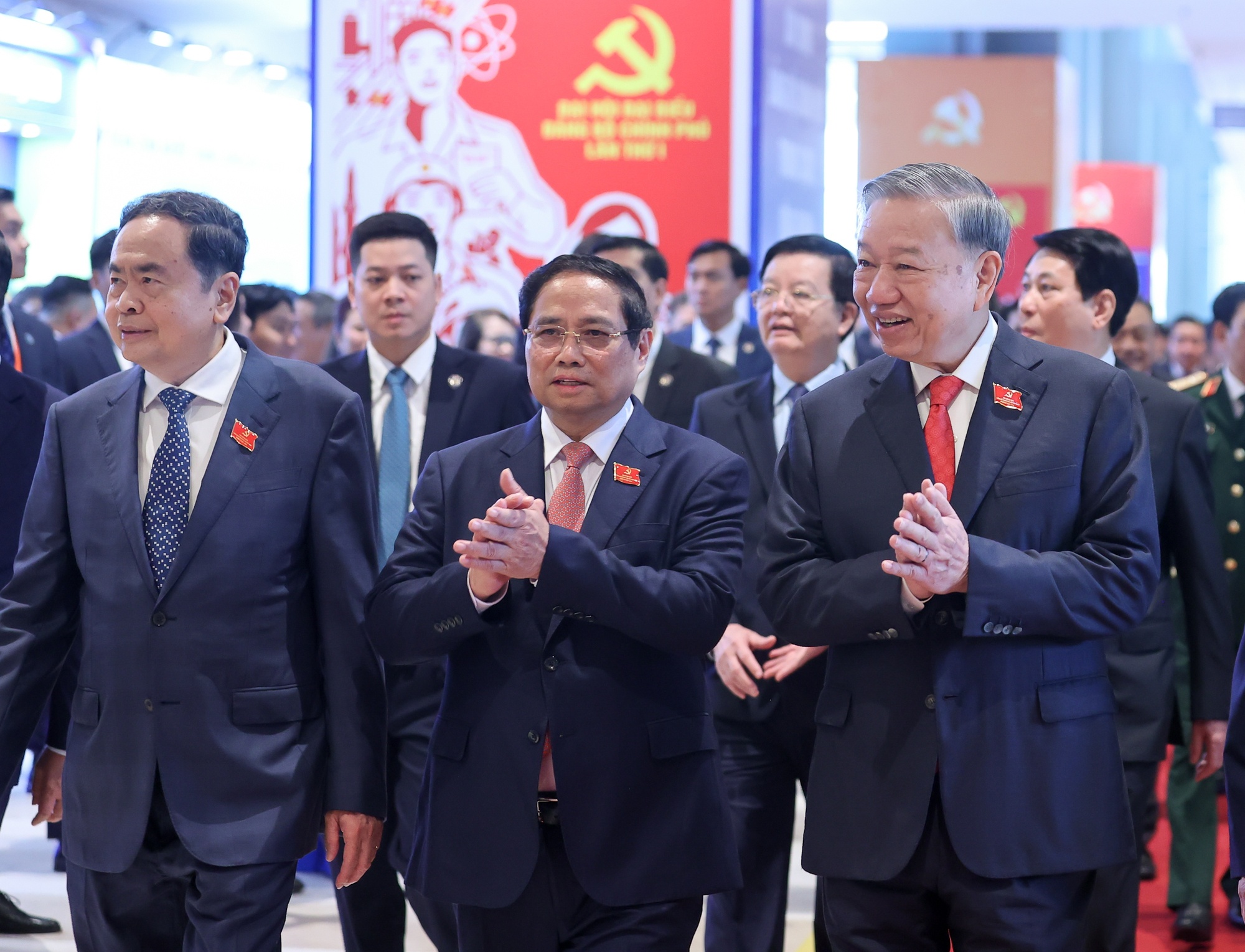 Tổng Bí thư Tô Lâm. Thủ tướng Phạm Minh Chính, Chủ tịch Quốc hội Trần Thanh Mẫn và các đồng chí lãnh đạo, nguyên lãnh đạo Đảng, Nhà nước đến dự Đại hội đại biểu Đảng bộ Chính phủ lần thứ I, nhiệm kỳ 2025-2030 - Ảnh: VGP/Nhật Bắc Tổng Bí thư Tô Lâm. Thủ tướng Phạm Minh Chính, Chủ tịch Quốc hội Trần Thanh Mẫn và các đồng chí lãnh đạo, nguyên lãnh đạo Đảng, Nhà nước đến dự Đại hội đại biểu Đảng bộ Chính phủ lần thứ I, nhiệm kỳ 2025-2030 - Ảnh: VGP/Nhật Bắc