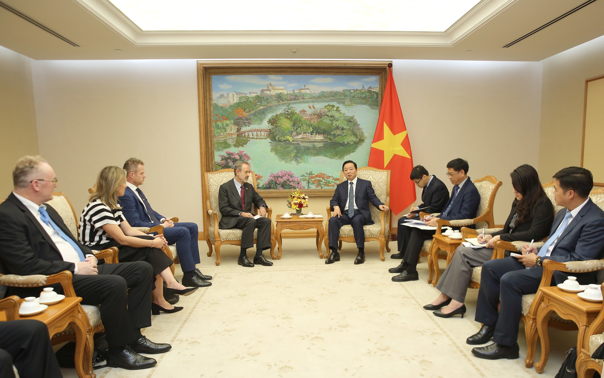 Phó Thủ tướng nhấn mạnh, Chính phủ Việt Nam ủng hộ các dự án hợp tác đóng tàu công nghệ cao - Ảnh: VGP/Minh Khôi