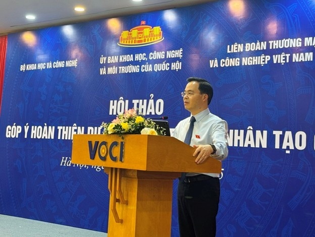 Ông Trần Văn Khải - Phó chủ nhiệm Ủy ban Khoa học, Công nghệ và Môi trường của Quốc hội - phát biểu tại hội thảo góp ý dự thảo Luật AI Ông Trần Văn Khải - Phó chủ nhiệm Ủy ban Khoa học, Công nghệ và Môi trường của Quốc hội - phát biểu tại hội thảo góp ý dự thảo Luật AI