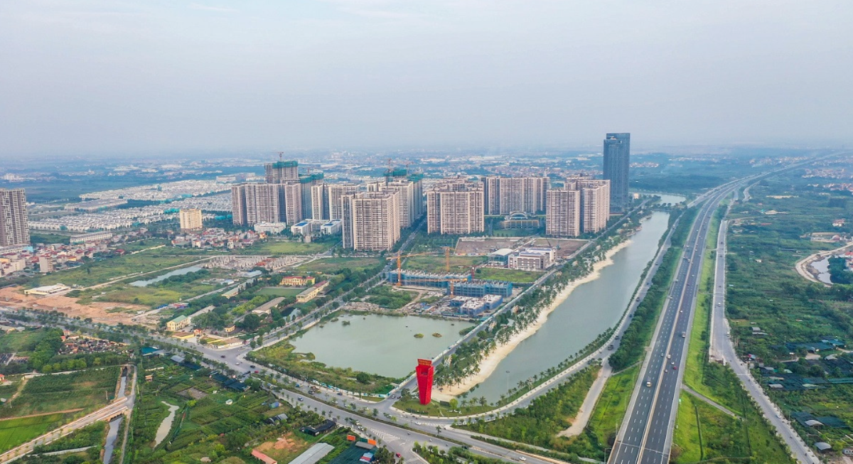 Giữa bối cảnh hàng chục nghìn căn hộ cao cấp ế ẩm, người dân vẫn mòn mỏi tìm một chốn an cư vừa túi tiền Giữa bối cảnh hàng chục nghìn căn hộ cao cấp ế ẩm, người dân vẫn mòn mỏi tìm một chốn an cư vừa túi tiền