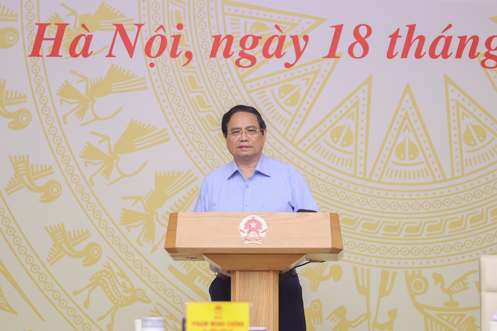 Thủ tướng Chính phủ cho biết, theo tổng hợp đến 16/10, cả nước mới giải ngân đầu tư công đạt 455 nghìn tỷ đồng, đạt 50,7%, thấp so với yêu cầu - Ảnh: VGP/Nhật Bắc Thủ tướng Chính phủ cho biết, theo tổng hợp đến 16/10, cả nước mới giải ngân đầu tư công đạt 455 nghìn tỷ đồng, đạt 50,7%, thấp so với yêu cầu - Ảnh: VGP/Nhật Bắc