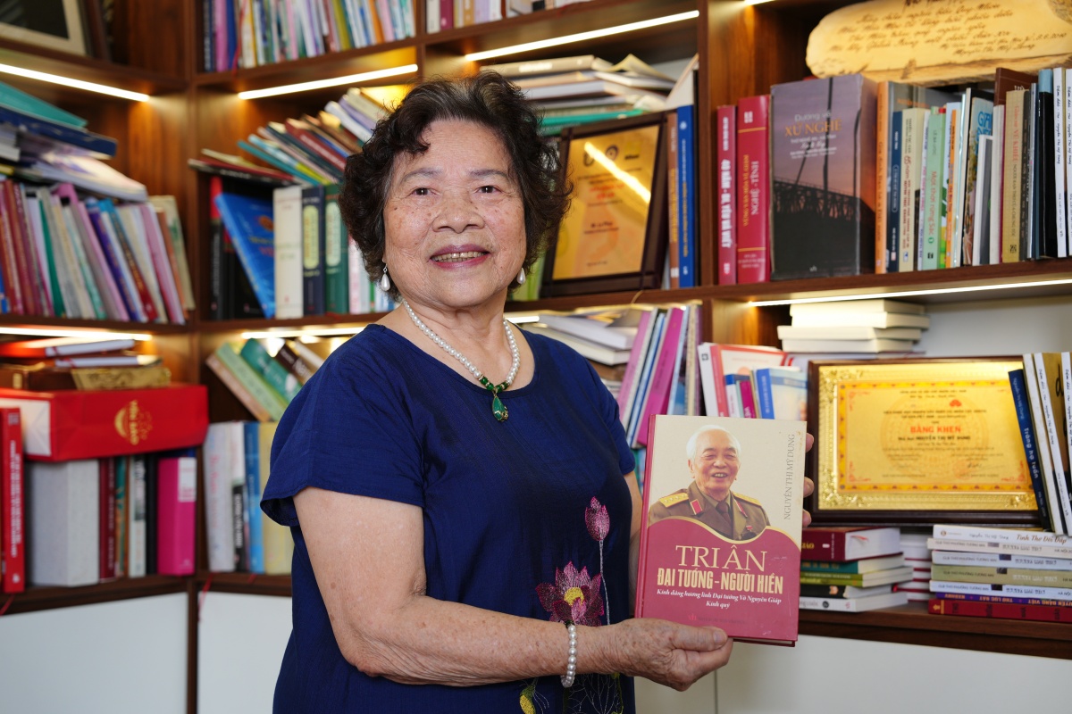 Nhà thơ Nguyễn Thị Mỹ Dung: Hạnh phúc đến từ những điều giản dị nhất