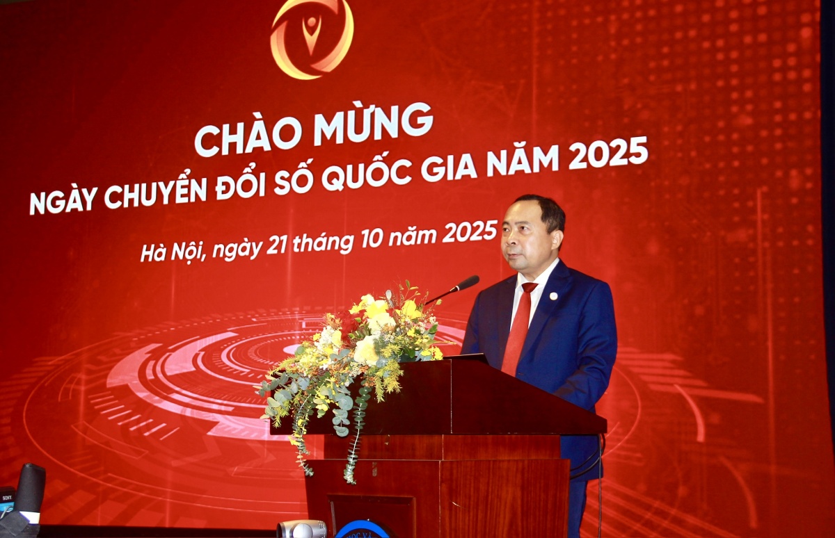 Chuyển đổi số toàn dân, toàn diện, toàn trình để tăng tốc, bứt phá Chuyển đổi số toàn dân, toàn diện, toàn trình để tăng tốc, bứt phá