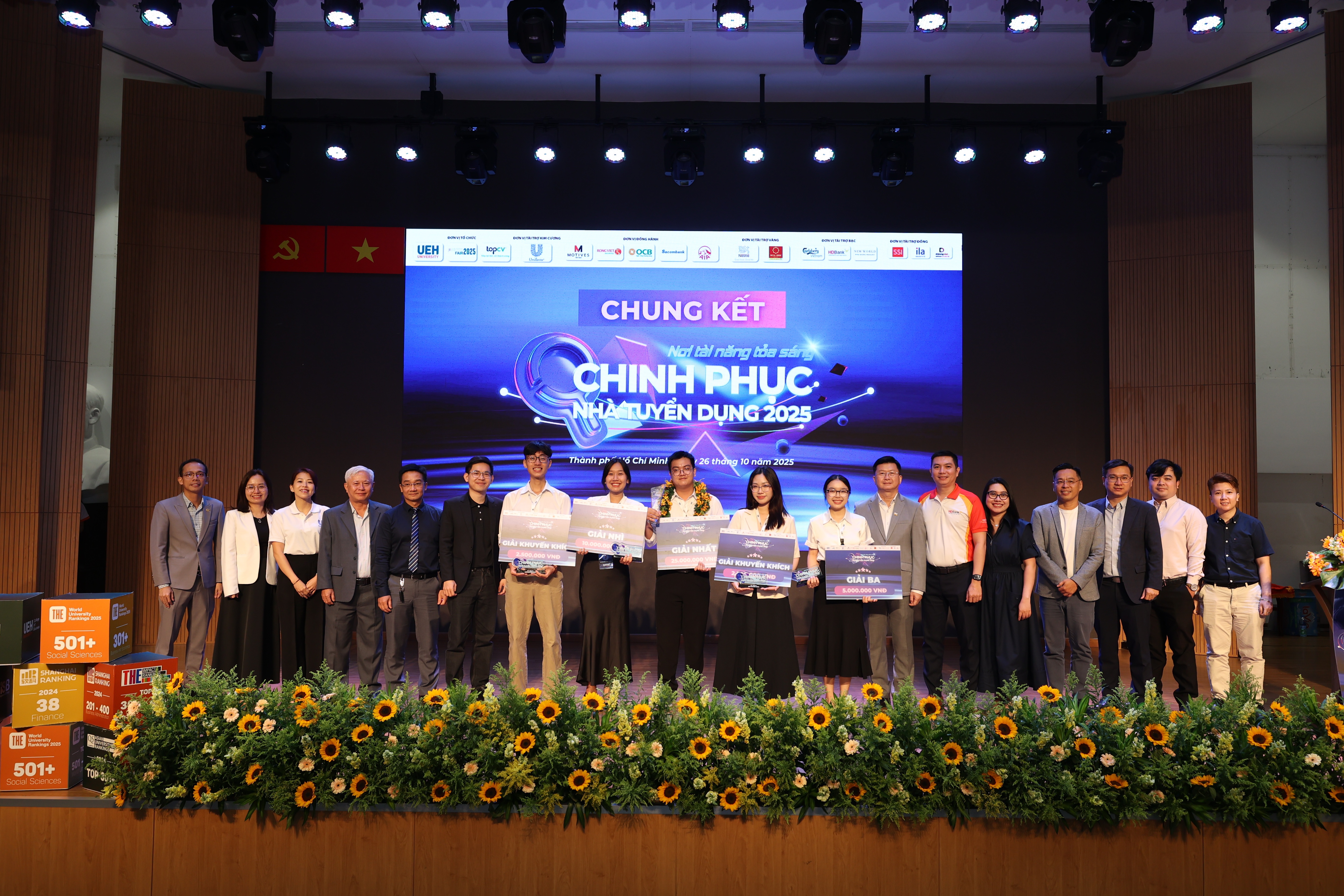 cuộc thi đã thu hút gần 700 thí sinh đăng ký tham dự cuộc thi đã thu hút gần 700 thí sinh đăng ký tham dự