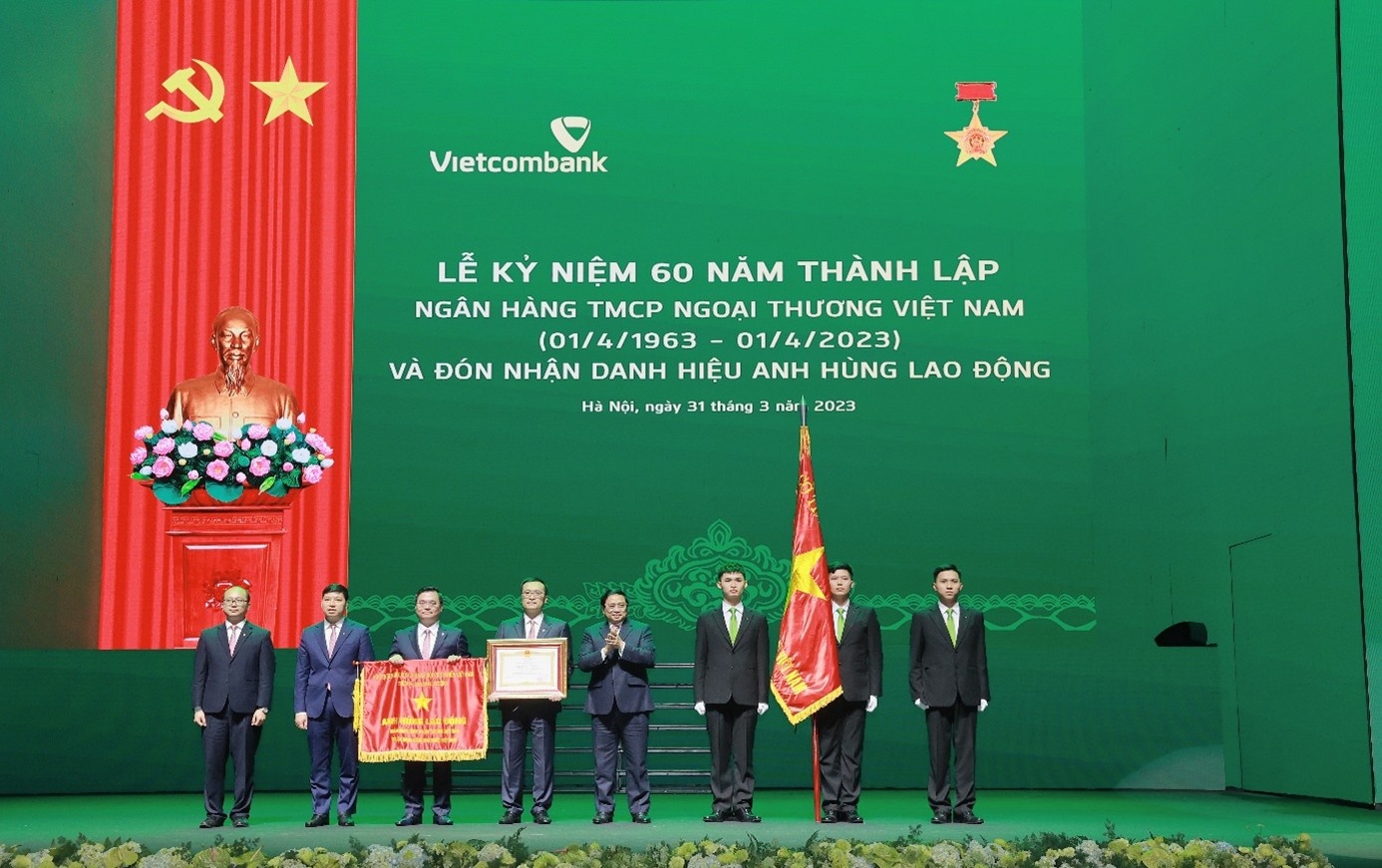 Thực hành tiết kiệm, chống lãng phí gắn với công tác xây dựng Đảng tại Vietcombank Thực hành tiết kiệm, chống lãng phí gắn với công tác xây dựng Đảng tại Vietcombank