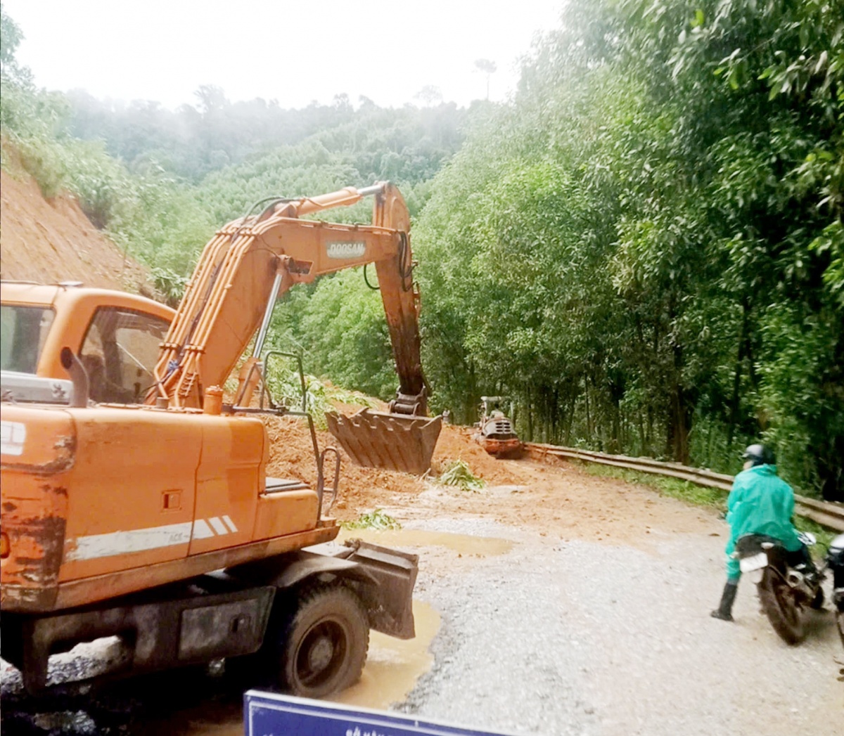 Đà Nẵng: Mưa lũ gây thiệt hại nặng