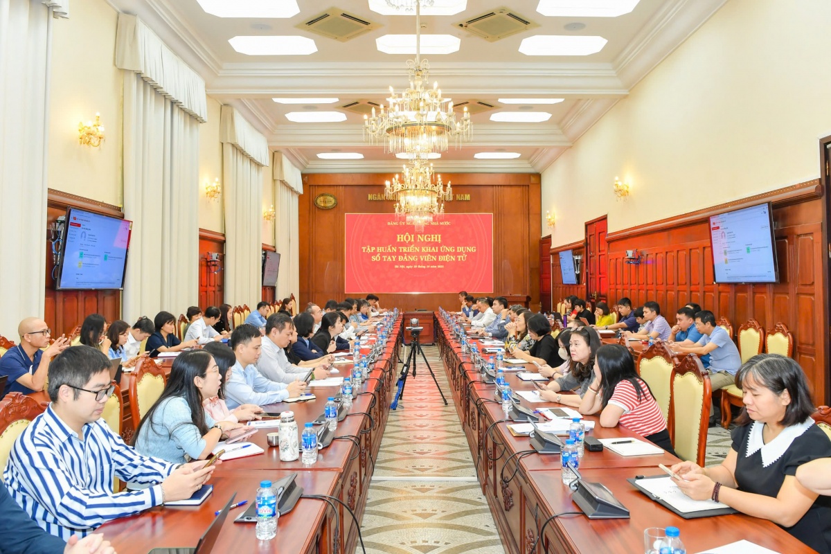 Hội nghị tập huấn sử dụng Sổ tay đảng viên điện tử Hội nghị tập huấn sử dụng Sổ tay đảng viên điện tử