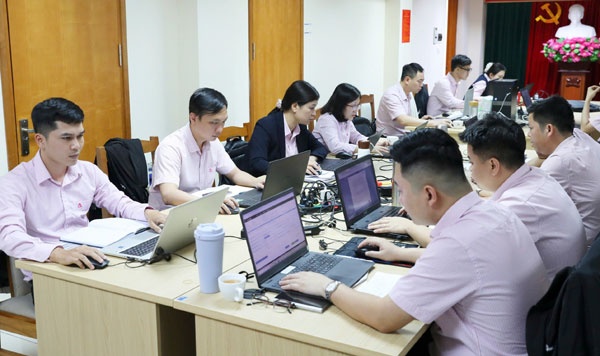 NHCSXH đang tập trung hướng dẫn, đào tạo cán bộ chuyển đổi số, xây dựng các giải pháp mang tính đột phá, đổi mới hiệu quả NHCSXH đang tập trung hướng dẫn, đào tạo cán bộ chuyển đổi số, xây dựng các giải pháp mang tính đột phá, đổi mới hiệu quả