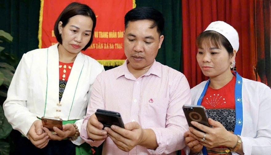 NHCSXH: Không ngừng đổi mới sáng tạo, lan toả phong trào “Bình dân học vụ số” NHCSXH: Không ngừng đổi mới sáng tạo, lan toả phong trào “Bình dân học vụ số”