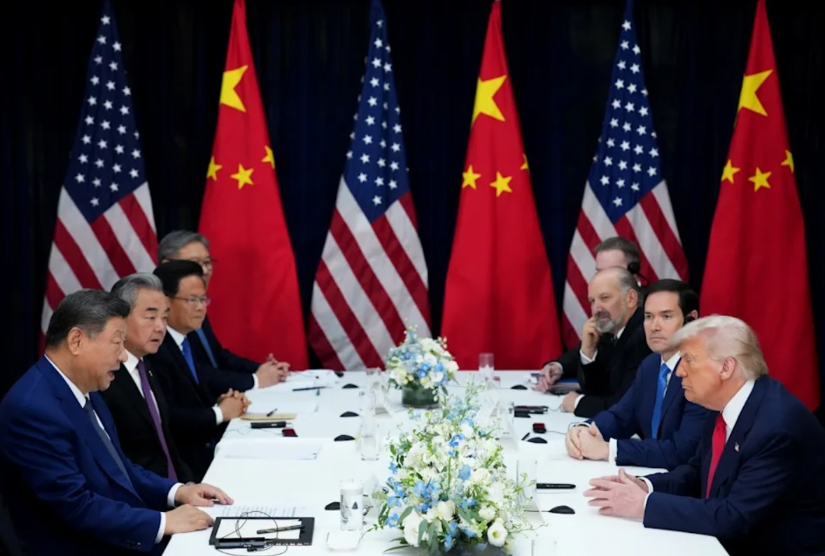 Trump hạ thuế với hàng Trung Quốc xuống 47%