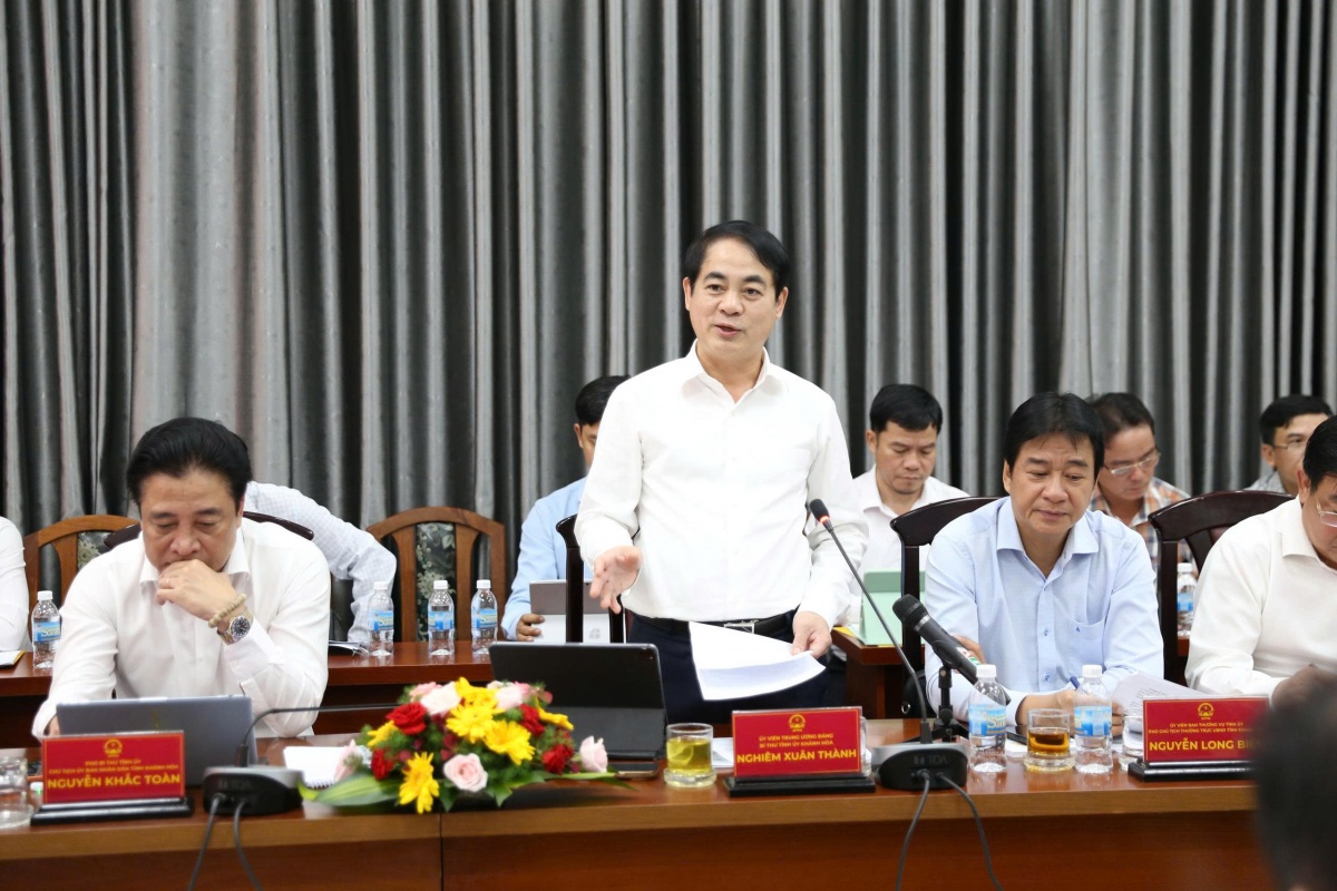 Ông Nghiêm Xuân Thành, Bí thư Tỉnh ủy Khánh Hoà phát biểu tại buổi làm việc.