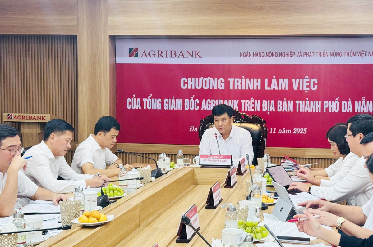 Agribank hỗ trợ kịp thời khách hàng và người lao động tại Đà Nẵng, Huế bị thiệt hại do bão lũ Agribank hỗ trợ kịp thời khách hàng và người lao động tại Đà Nẵng, Huế bị thiệt hại do bão lũ