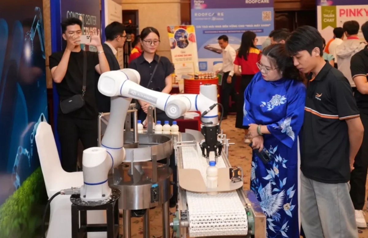 Doanh nghiệp sản xuất ứng dụng thiết bị thông minh hướng đến phát triển bền vững Doanh nghiệp sản xuất ứng dụng thiết bị thông minh hướng đến phát triển bền vững