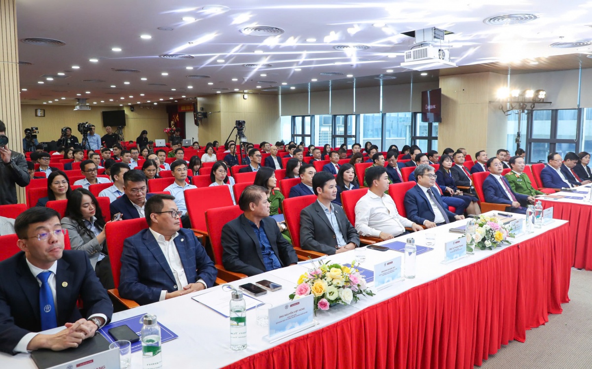 Agribank đồng hành cùng Hà Nội thúc đẩy chuyển đổi số, tạo bước tiến mới trong cải cách hành chính