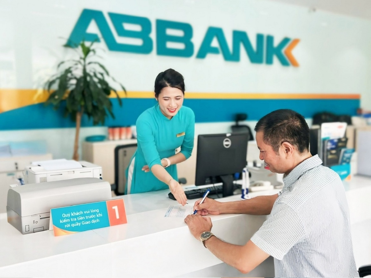 Các chính sách hỗ trợ thiết thực và kịp thời thể hiện nỗ lực của ABBANK đối với cam kết đồng hành cùng khách hàng và cộng đồng phát triển hiệu quả, bền vững Các chính sách hỗ trợ thiết thực và kịp thời thể hiện nỗ lực của ABBANK đối với cam kết đồng hành cùng khách hàng và cộng đồng phát triển hiệu quả, bền vững