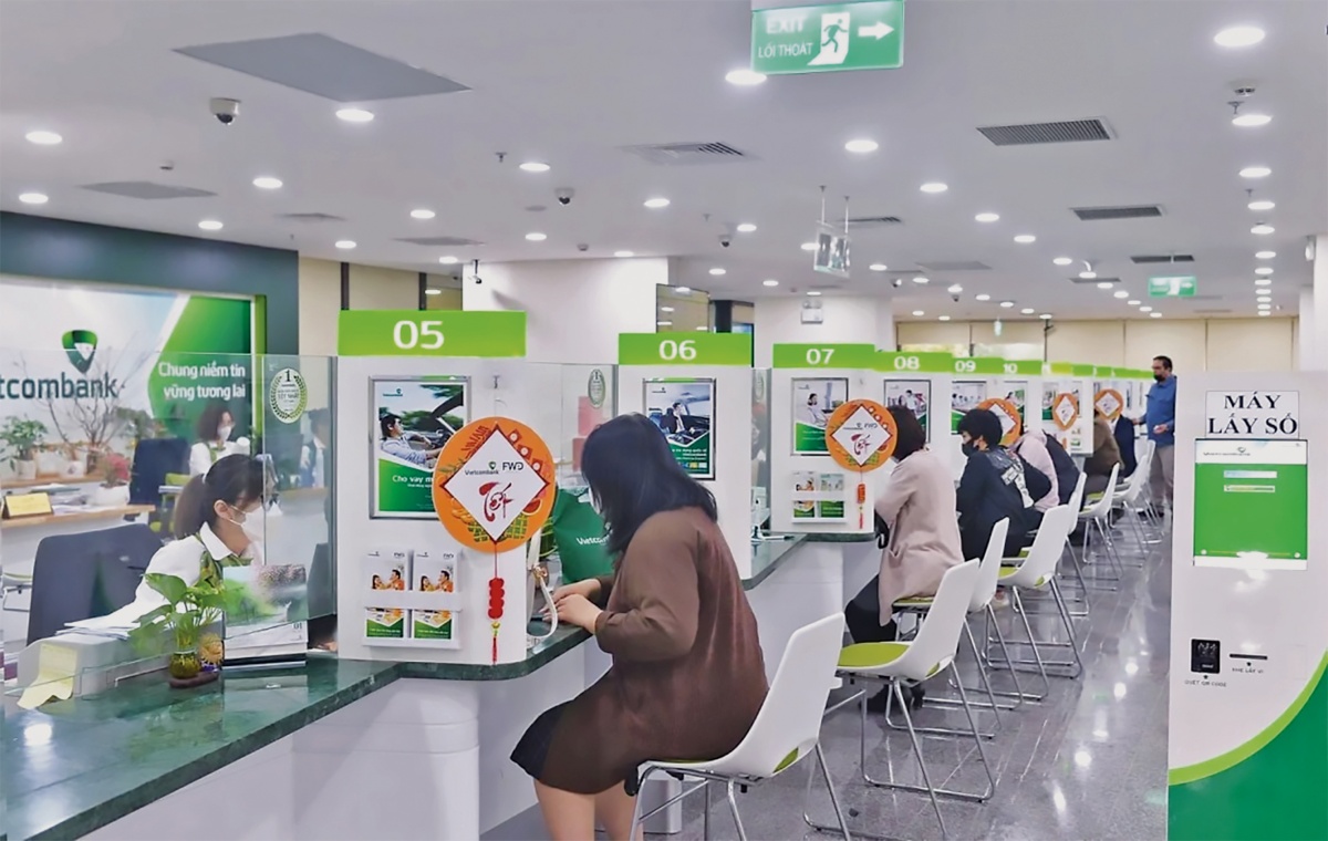 Hiện nay, mặt bằng lãi suất cho vay ở Việt Nam đang ở mức thấp so với giai đoạn trước và so với một số nền kinh tế lớn trên thế giới Hiện nay, mặt bằng lãi suất cho vay ở Việt Nam đang ở mức thấp so với giai đoạn trước và so với một số nền kinh tế lớn trên thế giới