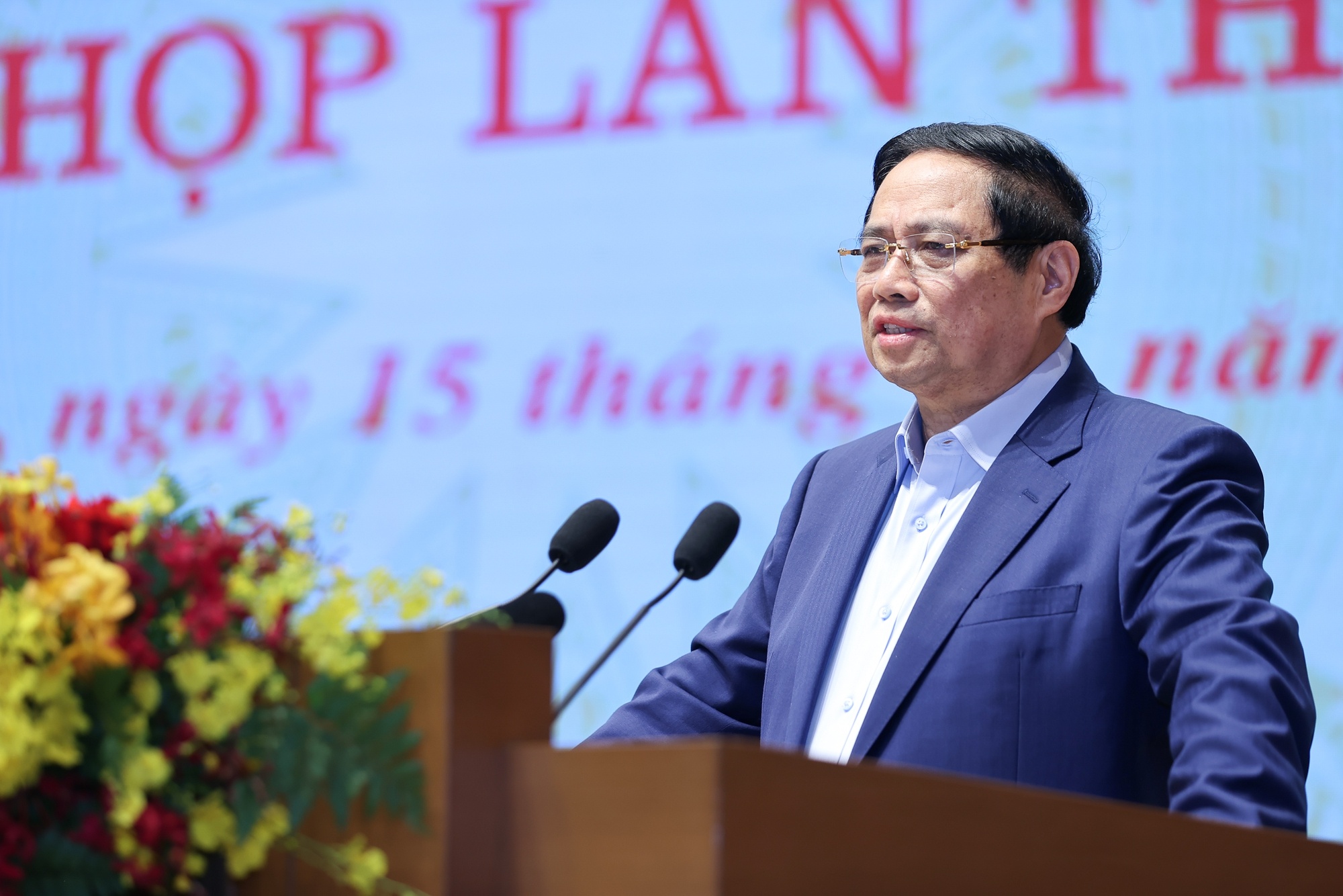 Thủ tướng yêu cầu khẩn trương xây dựng và ban hành chiến lược chuyển đổi số và chiến lược dữ liệu - Ảnh: VGP/Nhật Bắc