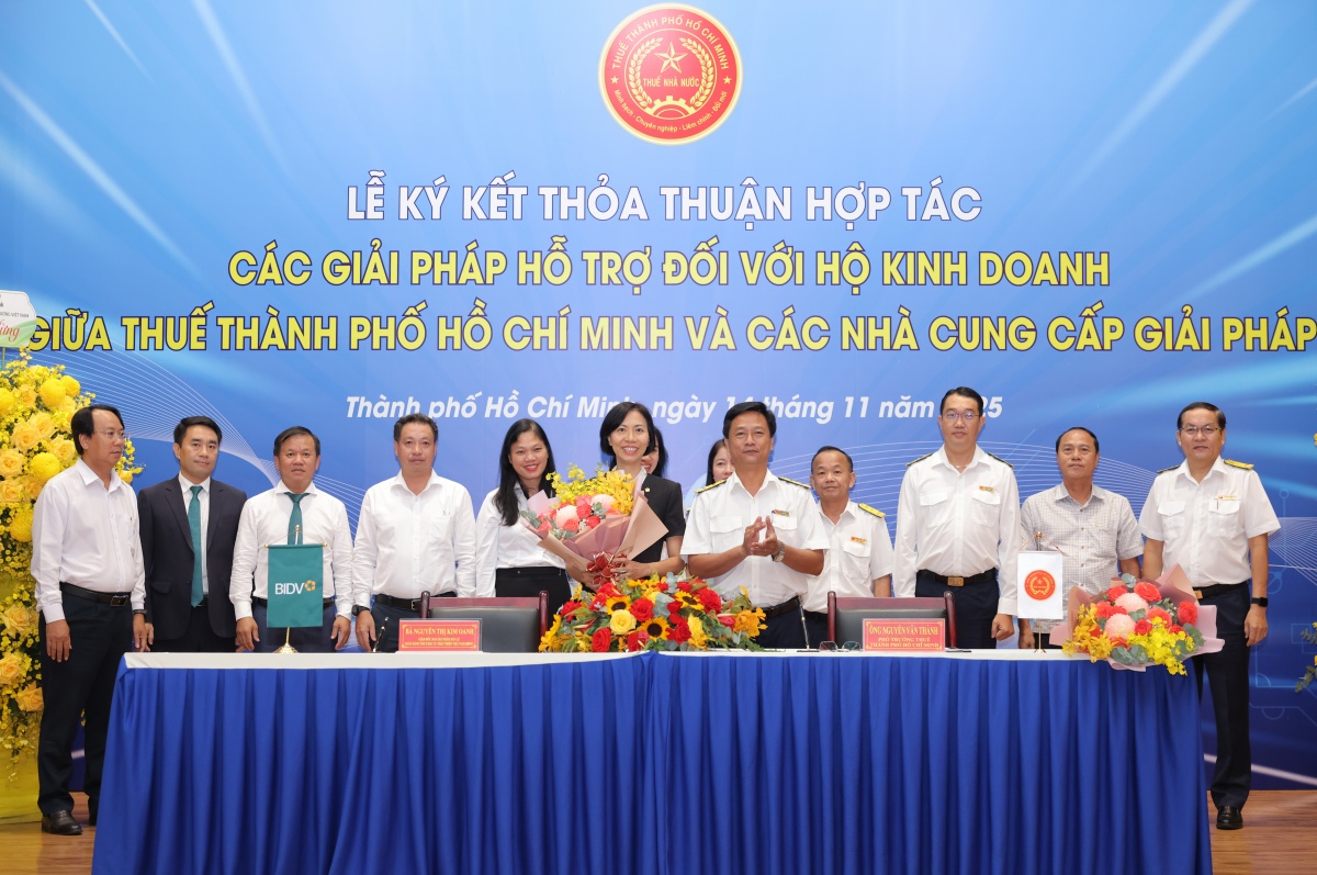 Đại diện BIDV và Thuế TP. Hồ Chí Minh ký kết Thỏa thuận hợp tác Đại diện BIDV và Thuế TP. Hồ Chí Minh ký kết Thỏa thuận hợp tác