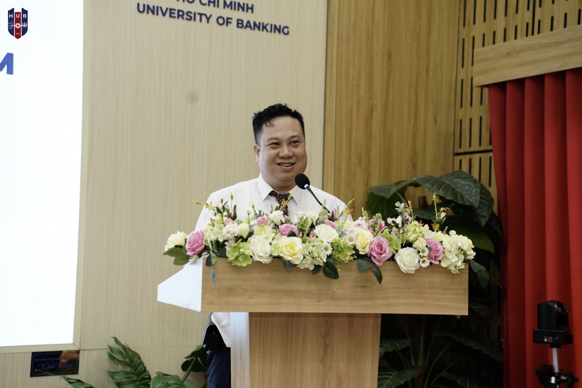 Phó Thống đốc Nguyễn Ngọc Cảnh làm việc với Trường Đại học Ngân hàng TP. Hồ Chí Minh
