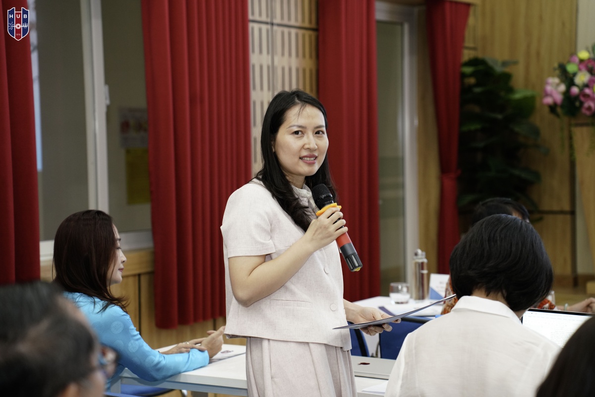 Phó Thống đốc Nguyễn Ngọc Cảnh làm việc với Trường Đại học Ngân hàng TP. Hồ Chí Minh