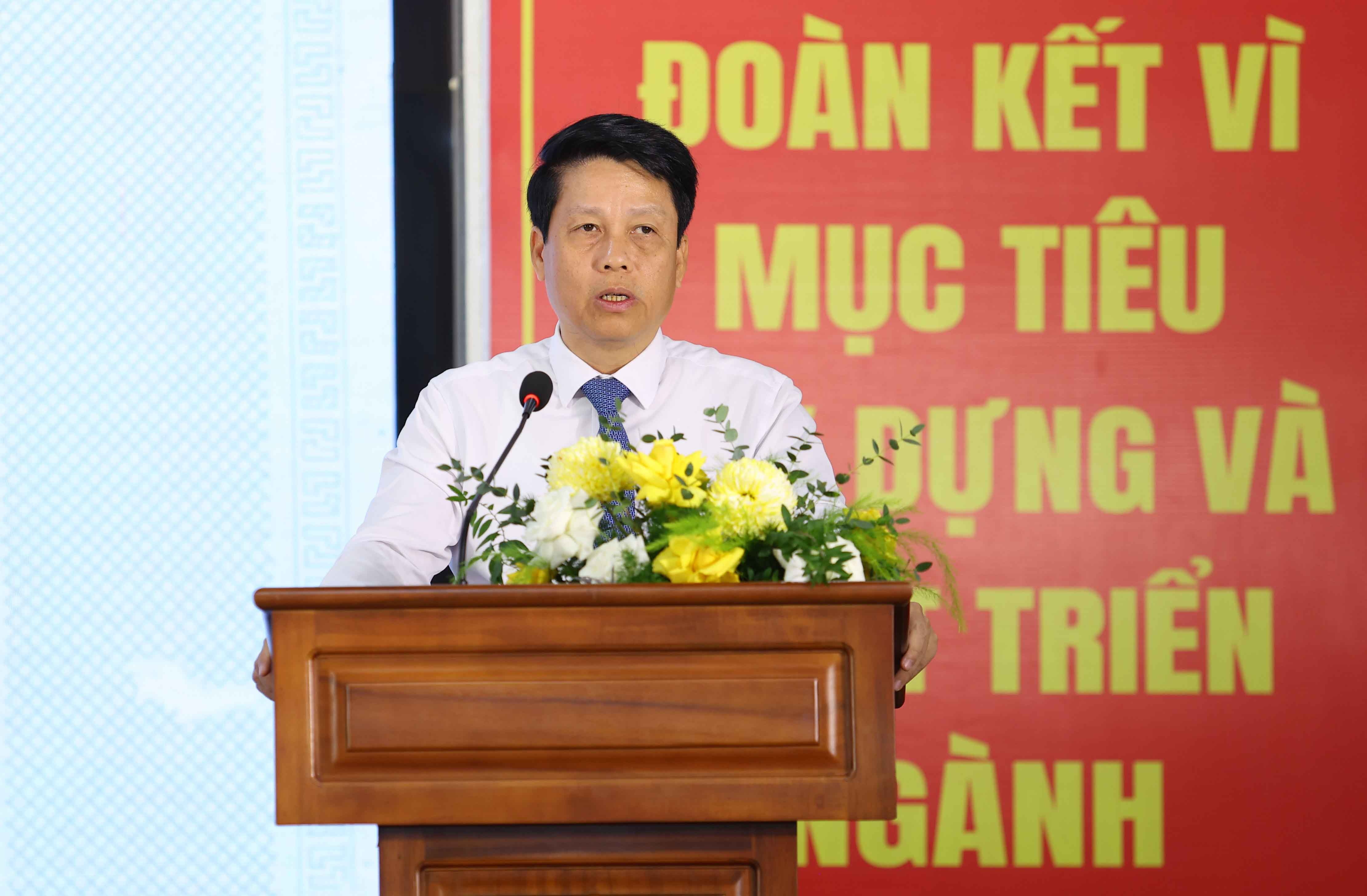 Phó Thống đốc Phạm Tiến Dũng biểu dương hoạt động tổ chức triển lãm Tiền Việt Nam của NHNN chi nhánh Khu vực 2 Phó Thống đốc Phạm Tiến Dũng biểu dương hoạt động tổ chức triển lãm Tiền Việt Nam của NHNN chi nhánh Khu vực 2